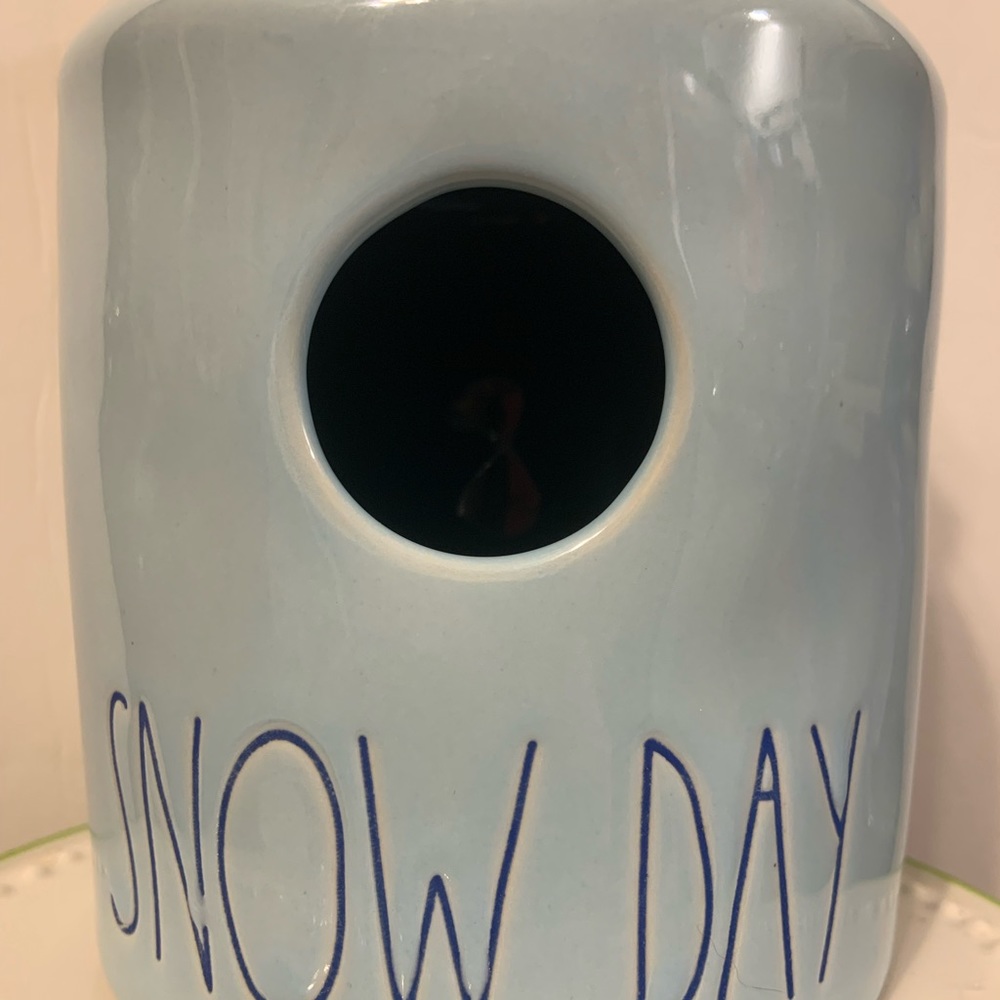 New! Rae Dunn Snow Day Birdhouse with stopper
